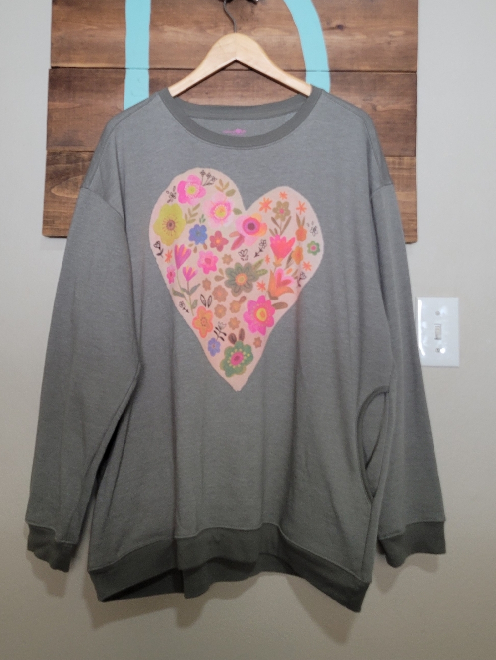Natural Life Lightweight Comfy Pocket Heart Print Oversized Sweatshirt Size XL